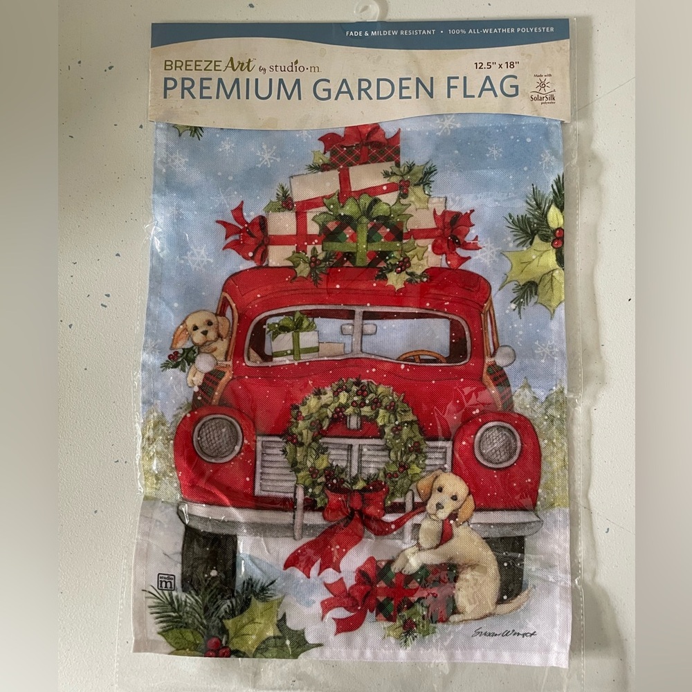 Breeze art by studio.m premium garden flag